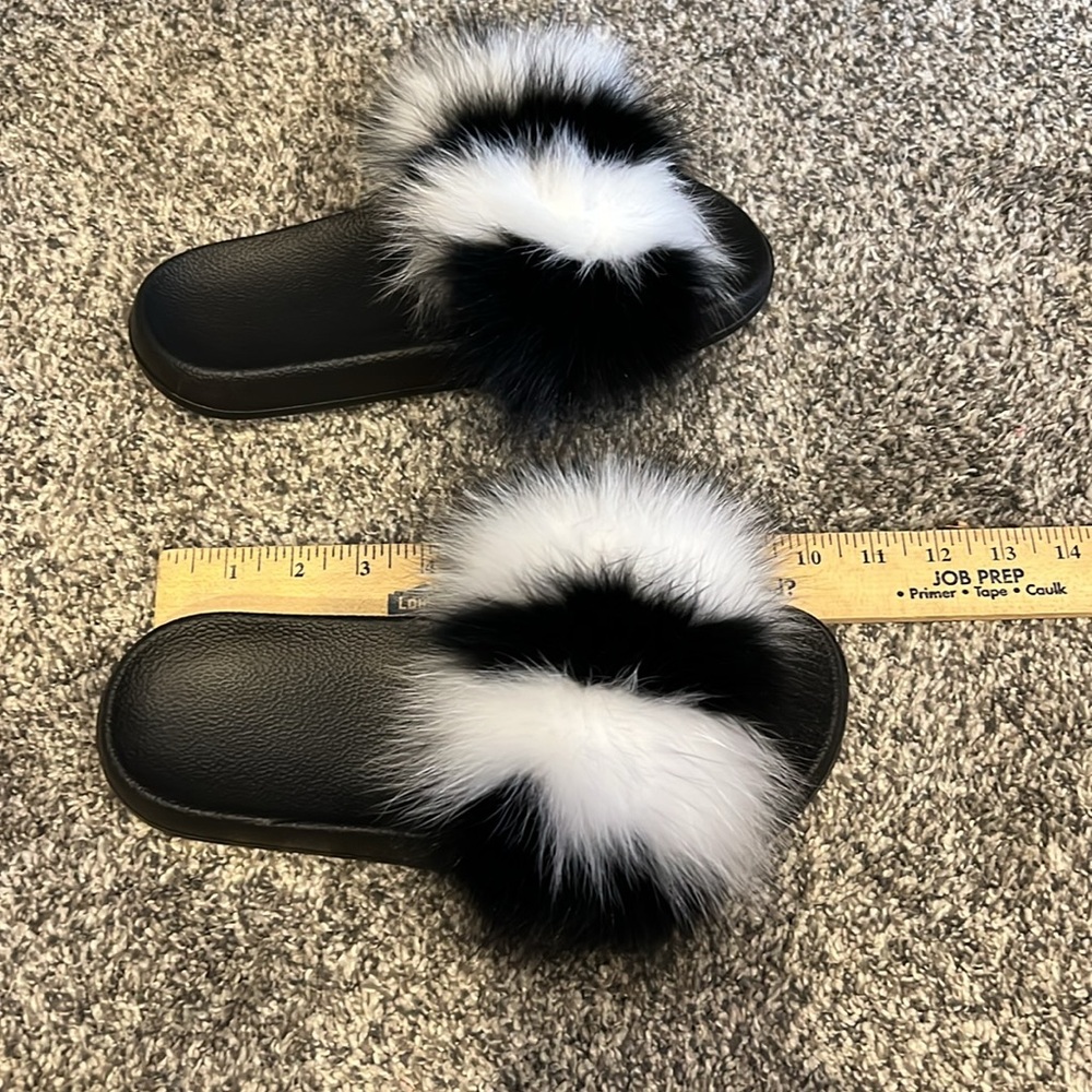#131. Fuzzy slides. Size 8 - Picture 7 of 7